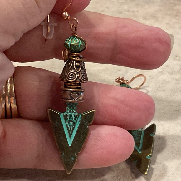 Arrowhead Dangle Earrings copper and brass with patina 2” new Artesian made - Picture 4 of 8